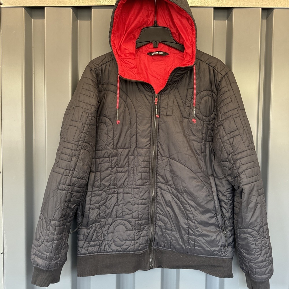 The North Face Men's Black Quilted Jacket M Full Zip Pockets Red Lining
